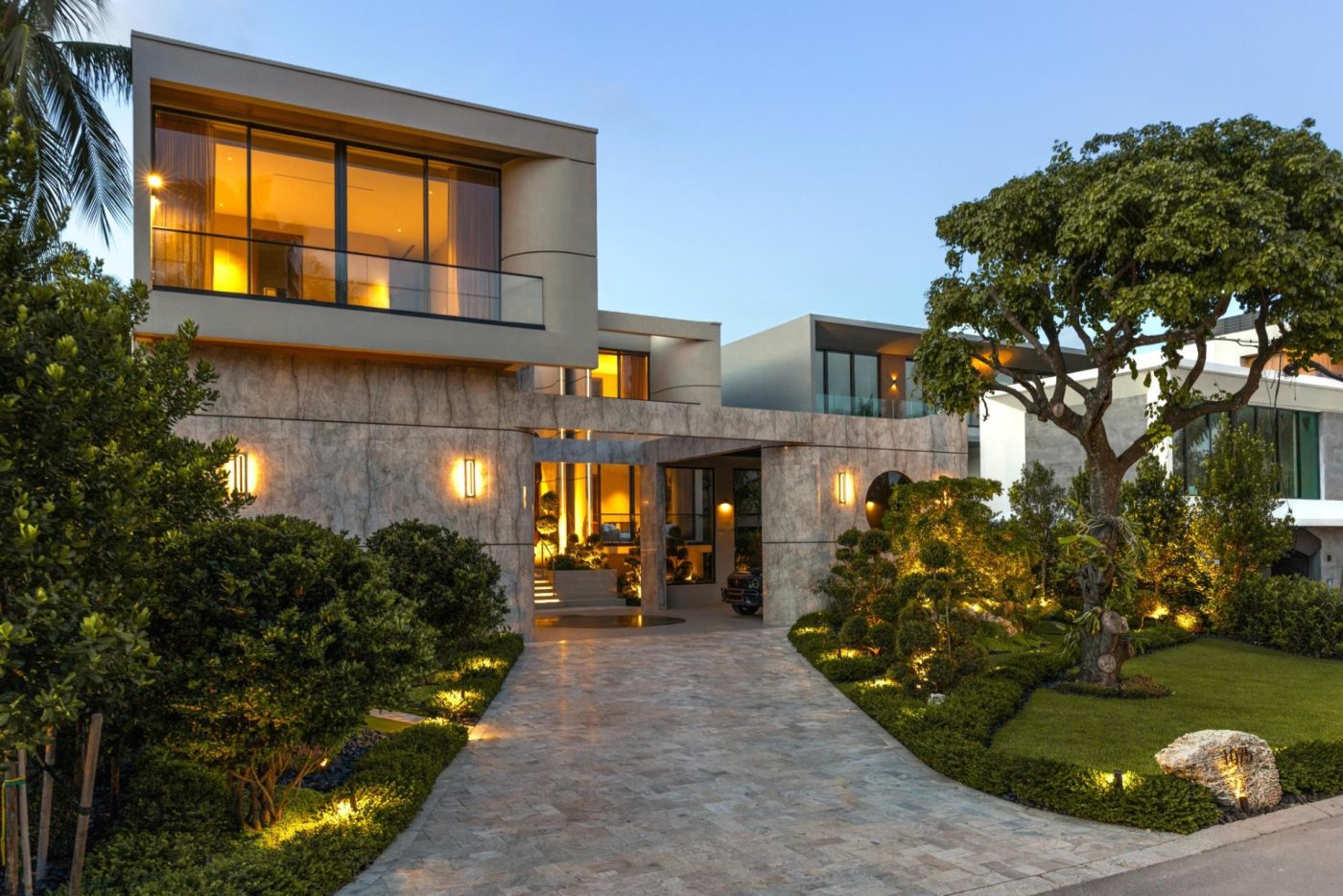 Prime Waterfront Living